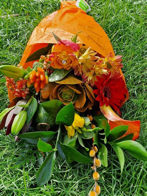 Autumnal Fall bouquet – Elite Flowers