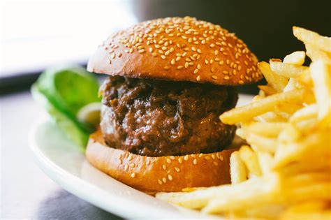 The 20 Best Burgers In Nyc New York The Infatuation