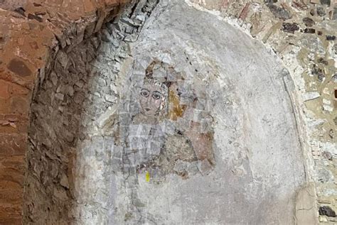 Avviato Il Restauro Dell Affresco Della Madonna Incoronata Ad