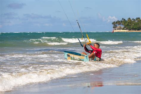 Kitesurfing for beginners: Liquid Blue Cabarete - Liquid Blue Cabarete