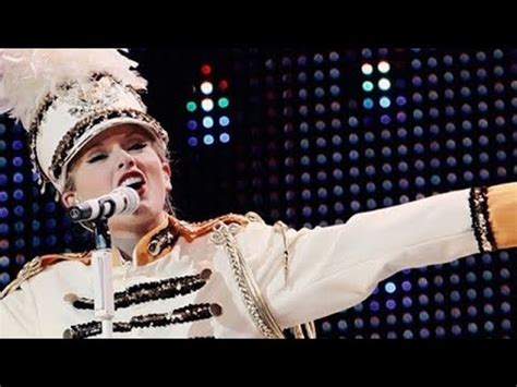 Taylor Swift - You Belong With Me (Fearless Tour) - YouTube