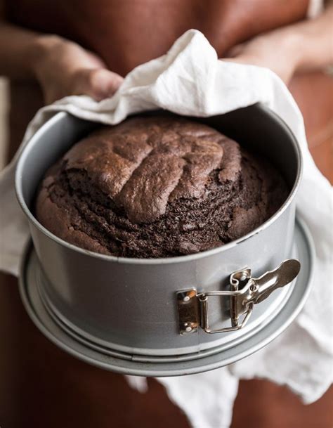 Gâteau au chocolat à la crème pour 8 personnes Recettes Elle à Table