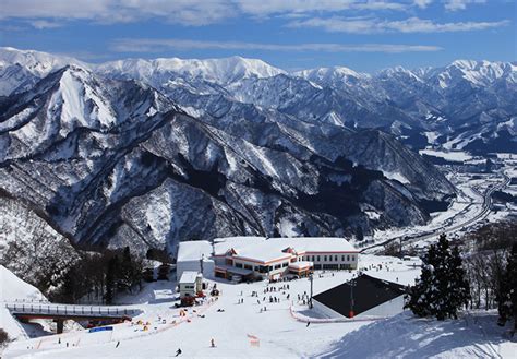 Gala Yuzawa ski resort from Tokyo by bullet train | JRailPass