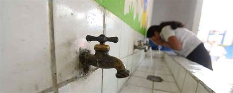 Captación de agua pluvial escasez de agua en las escuelas