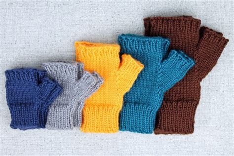 Simple Fingerless Glove Knitting Pattern | Kids knitting patterns ...