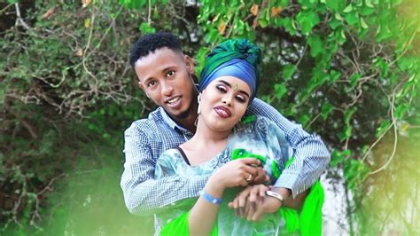 Shaadiyo Sharaf Ft Abdifatah Yare Hees Cusub Isku Duubni Iyo Lamaanaha