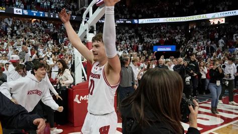 Wisconsin Makes Season Debut In Ap Top 25 Mens Basketball Poll