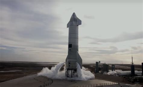 Minutes after Elon Musk declares success, Mars rocket explodes in giant ...