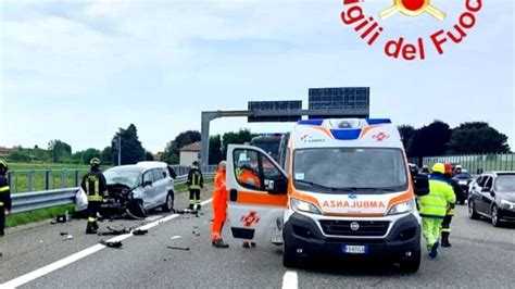 Incidente Sull Autostrada All Altezza Di Lomazzo Soccorso Un Bambino