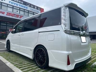 BEST写真館 トヨタ ヴォクシー ZRR G ZRR W の HOT STUFF ホットスタッフ Precious プレシャス メタリックブラック リムポリッシュ を表示