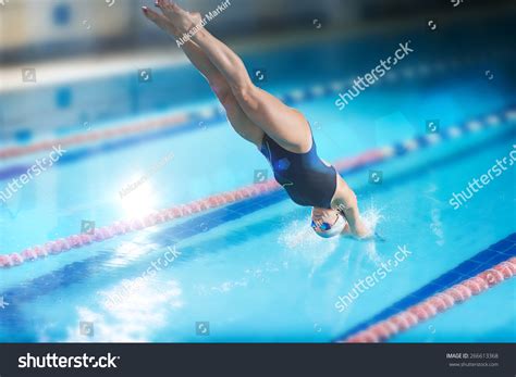 38 128 Swimmer Diving Into Pool Images Stock Photos Vectors