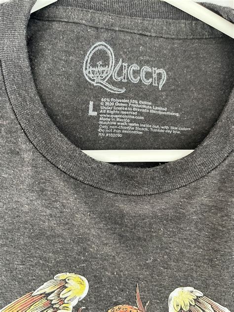 Officially Licensed Queen Band Crest Logo Shirt Size L - Gem