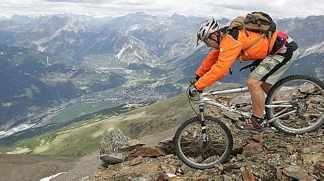 Mountain Bike Avventure Tra I Boschi Preparati Con Il D T Hubert