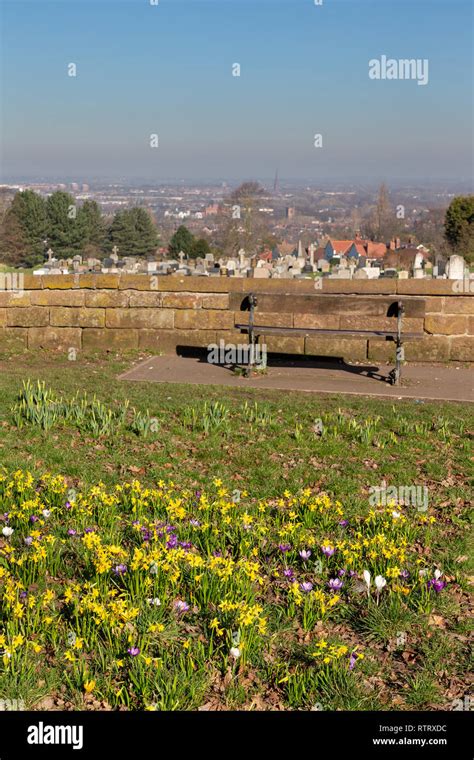 Hill Cliffe Cemetery Hi Res Stock Photography And Images Alamy