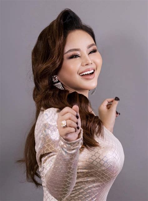 nghe  le giang tuoi  van mot minh le bong nhung mua duoc   nha