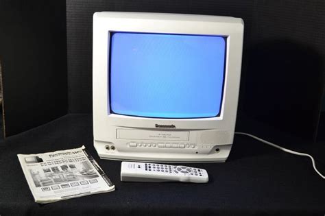 Panasonic Pv M1379 Omnivision White 13 Color Gaming Tv Vhs Vcr Radio Combo Panasonic Vcr