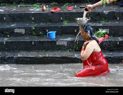 Kathmandu Nepal 26th Aug 2017 A Hindu Woman Takes Bath Ritual To