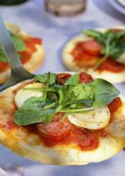 Mini Pizzas La Tomate Au Ch Vre Et L Oseille