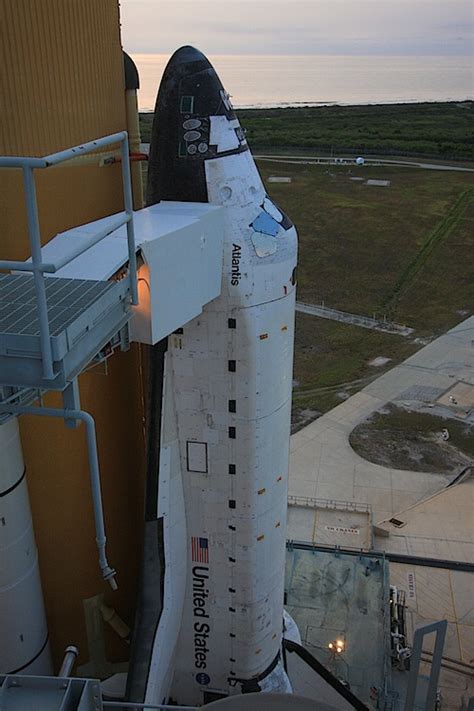 Spaceflight Now Sts Photo Gallery Final Shuttle Poised On