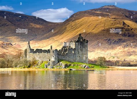 Kilchurn Castle & Loch Awe, Argyll & Bute, Scottish Highlands, Scotland ...