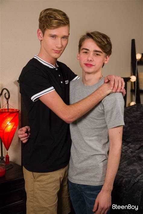 Warm Welcome Paxton Ward And Julian Bell 8teenboy