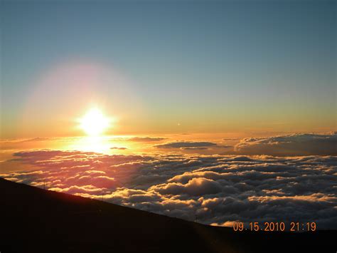 Haleakala Maui sunset | Sunset, Maui, Haleakala