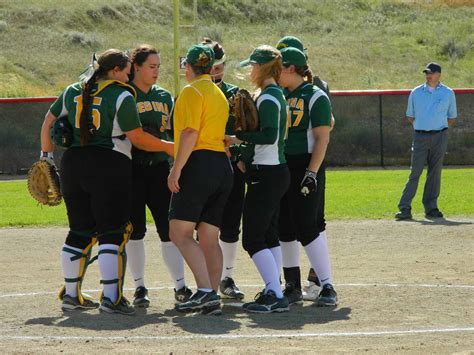 Softball team undergoes coaching change – The Carillon