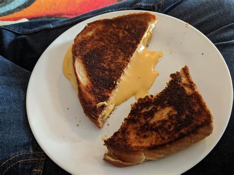 Cheese leak, nothing beats classic Kraft Singles. : r/grilledcheese