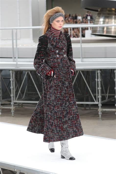 Chanel's Fall 2017 Show: See All the Runway Looks