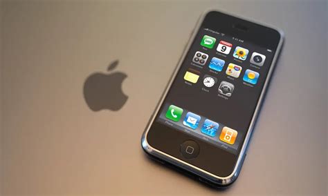 Un D A Como Hoy Steve Jobs Comunica El Lanzamiento Del Iphone El