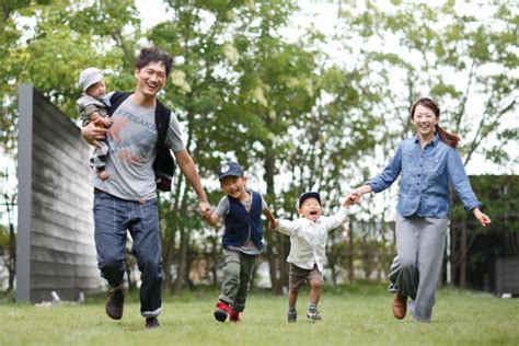 家族の幸せに大切なのは？5つのポイントと 幸せな家庭を築くための25の方法 【幼児育児はツライ…】イライラママが笑顔に変わる 3児のママ