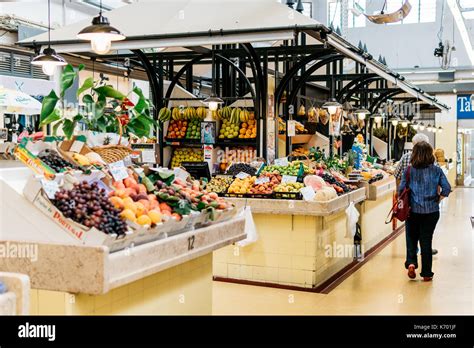 Lisbon food market hi-res stock photography and images - Alamy