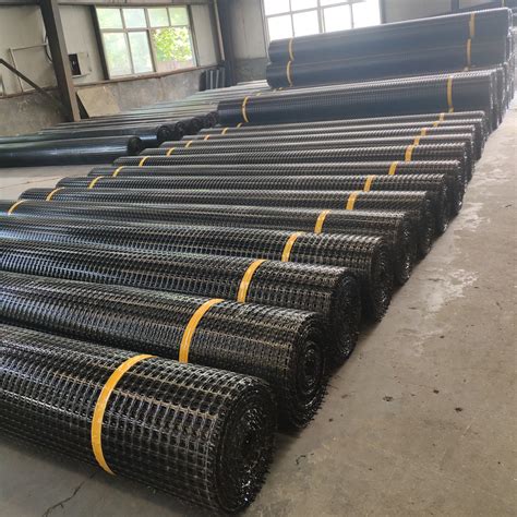 Black Soil Grid Pp Biaxial Geogrid 40kn Geogrid For Road Construction