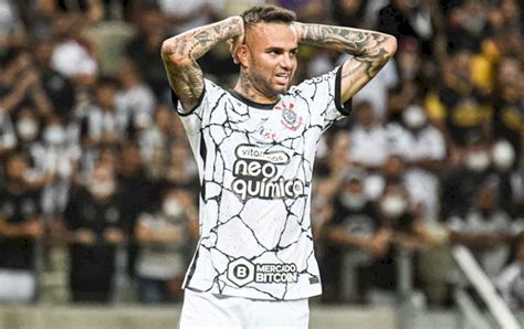 Corinthians aceita dividir salário de Luan em possível ida para o