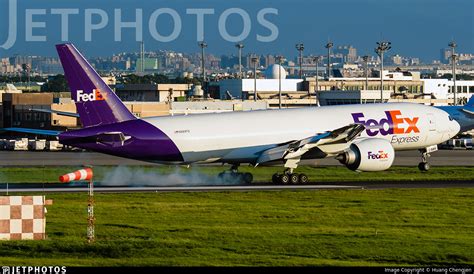 N889FD Boeing 777 FS2 FedEx Huang Chengjen JetPhotos