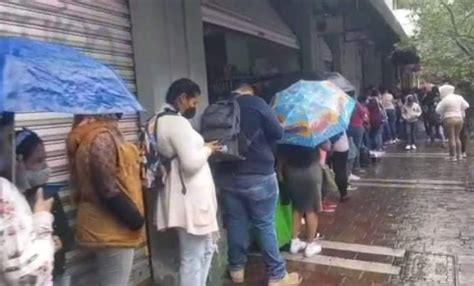 Padres de familia abarrotan papelerías por compras de última hora