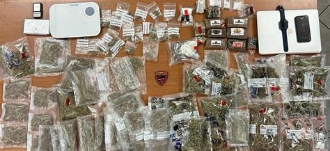 Tre Chili Di Droga In Casa La Polizia Arresta 27enne