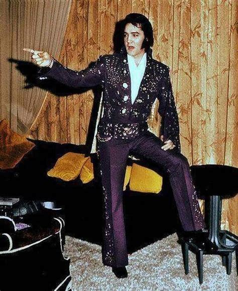 Elvis Modeling Jumpsuits In His Suite At The Hilton In Las Vegas ⚡️⭐️💖 Elvis Presley Concerts