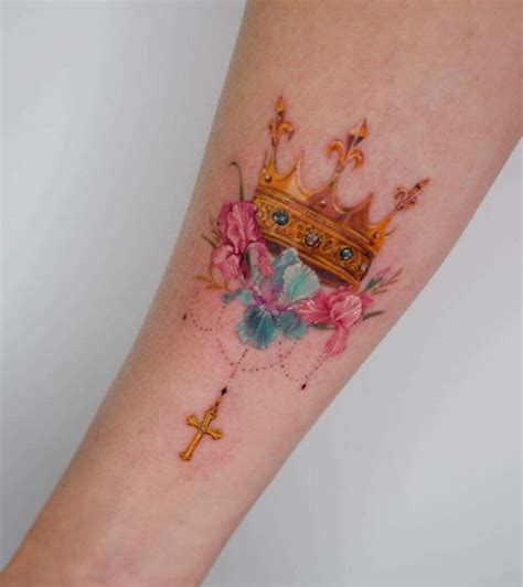 Best Small Queen Crown Tattoo Ideas That Will Blow Your Mind Outsons