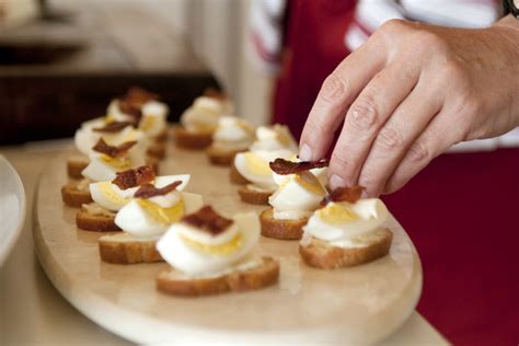 Toasts With Egg and Bacon Recipe - NYT Cooking