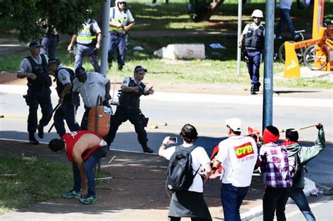 Blog do Paulo Noel depredação de ministérios e confronto ato em