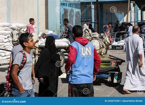 Palestinians Began Receiving Food Aid For The New Cycle From Unrwa In