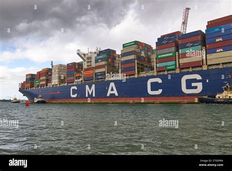 Svitzer Tugs Guide The Ultra Large Container Ship Cma Cgm Benjamin