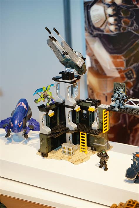 Halo Mega Bloks Firebase Set Photos New York Toy Fair 2015 Halo Toy News