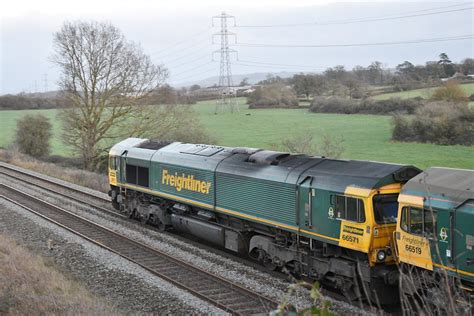 Freightliner Class 66 Freightliner Class 66 No 66571 And … Flickr