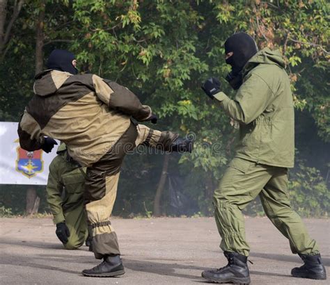 Fighters Of The National Guard Special Forces Detachment Practice Hand