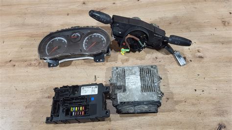 KOMPUTER ZESTAW STARTOWY SET OPEL CORSA D 06 1 3 CDTI 55198930CN Za