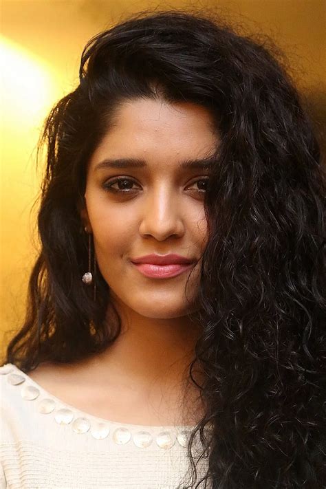 Ritika Singh Sa Biographie Filmographie Et Quelques Photos