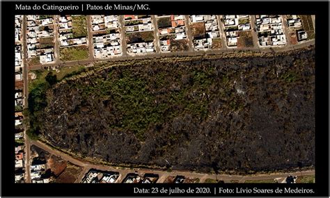 Um conjunto de imagens aéreas registradas por meio de um drone pelo