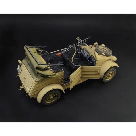 Maqueta de vehículo militar Kübelwagen Typ 82 Italeri Calle De Las